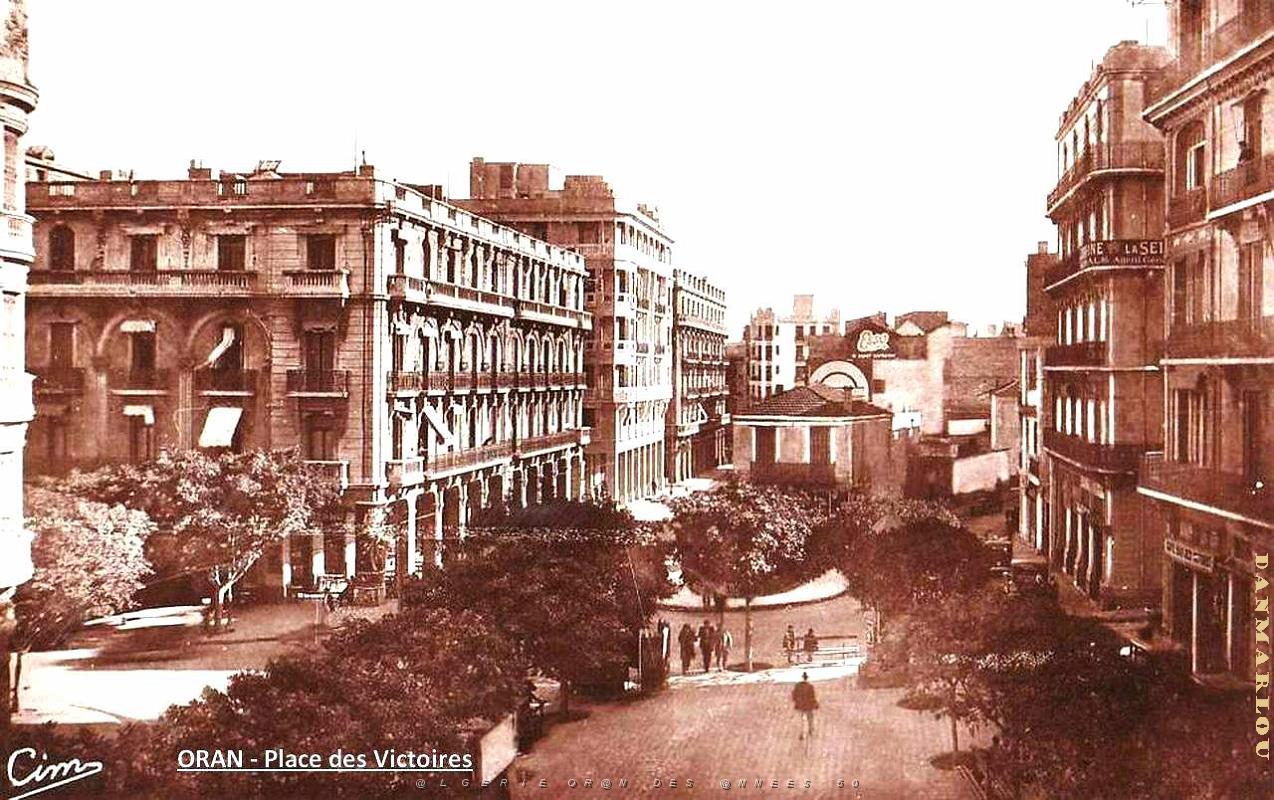RA g- 006- Place des Victoires.jpg